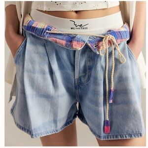 NWT Free People Clark Pleated Denim Shorts in Beach Stoned Blue -M